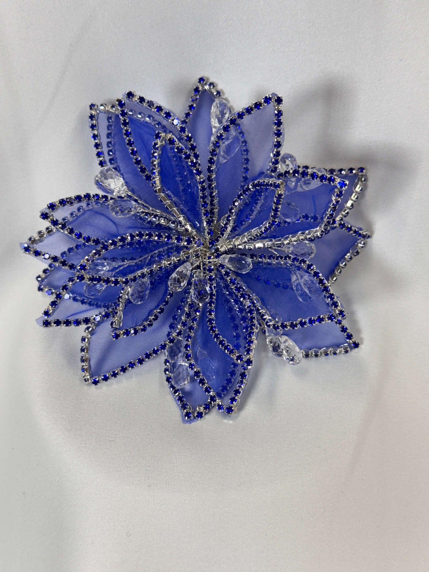 small sheer round 3d flower