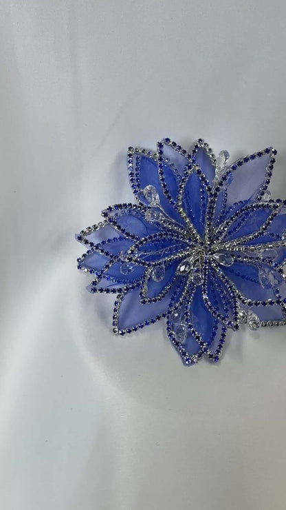 small sheer round 3d flower